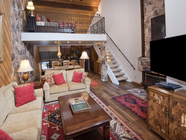 3 plus loft Townhome  shuttle or walk to skiway